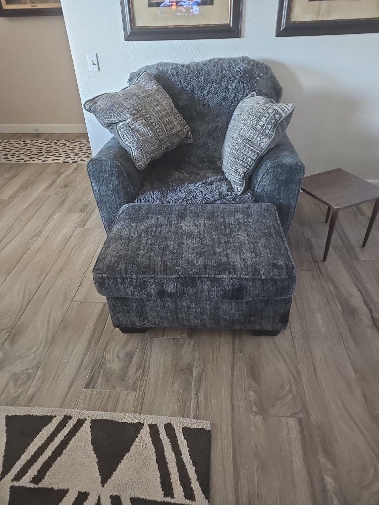 Soft Grey Chair W/ Ottoman 