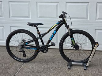 GT MOUNTAIN BIKE 24