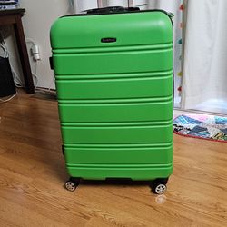 NEW Rockland 24" Green Luggage .