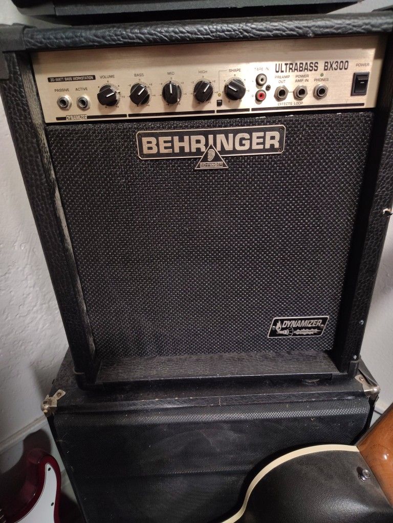 Bass Amp BEHRINGER BX300