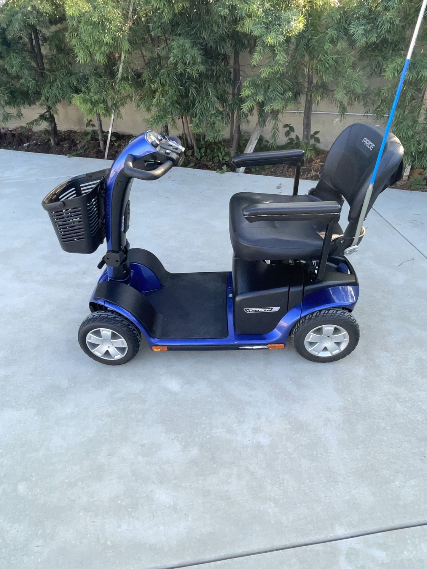Pride Victory 10 Scooter 400lbs Capacity (Like New) Lightly Used 2 New Batteries