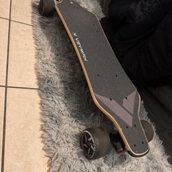 High-Performance Electric Skateboard – Like New, 30 MPH Speed! Only $380!