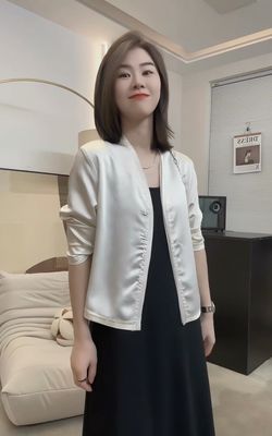 Trendy Women’s Cropped Sun Protection Jacket – Lightweight Summer Casual Cardigan