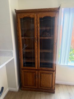 Cabinet/Hutch