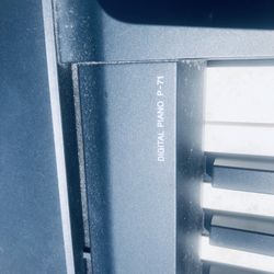 Yamaha Piano P71