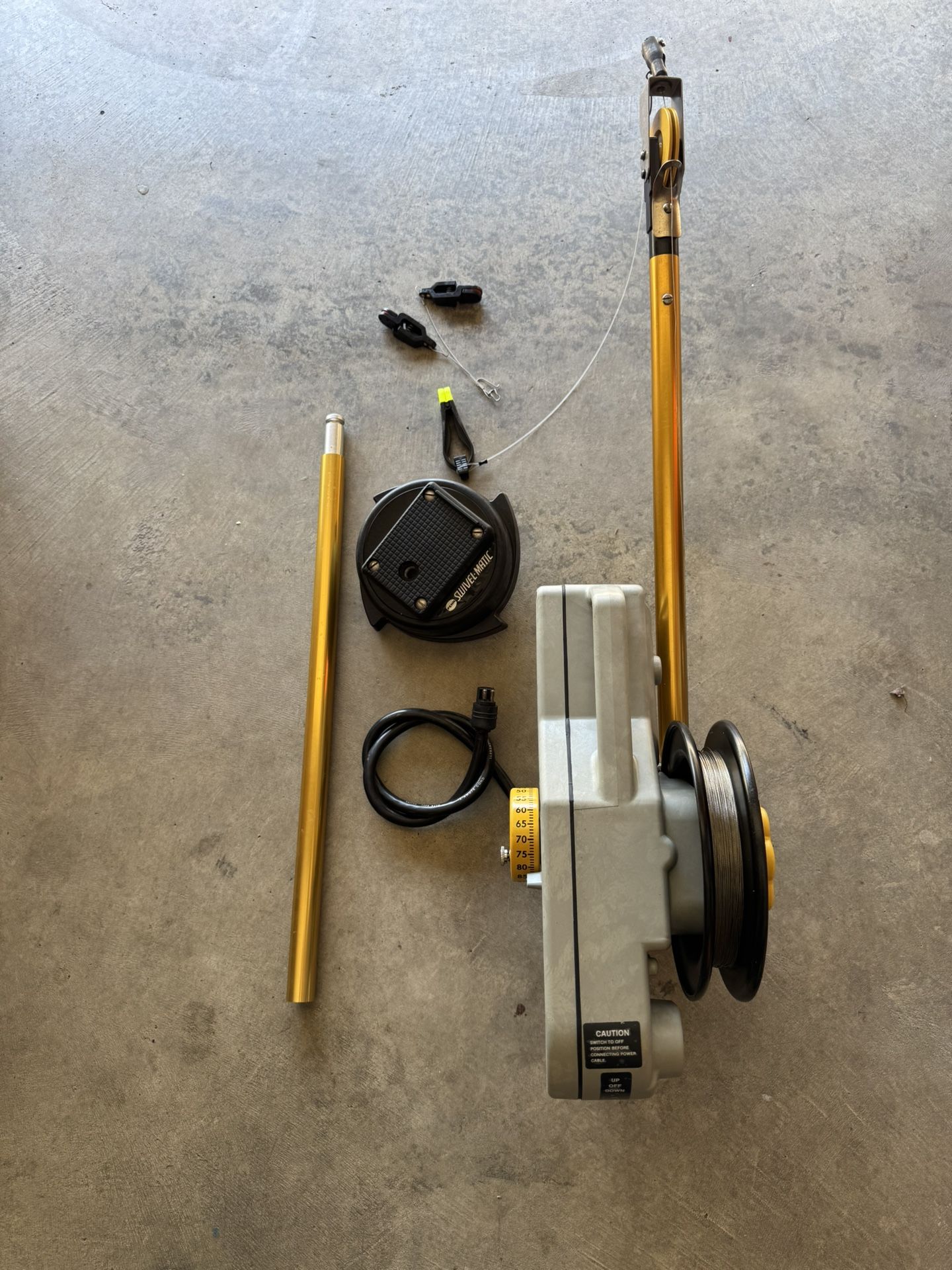 Penn Fathom 800 Electric Downrigger  - Fishing .