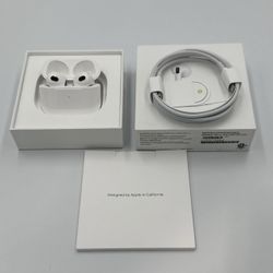 Apple AirPods 3rd Generation Wireless In-Ear Headset - White- EXCELLENT IN BOX