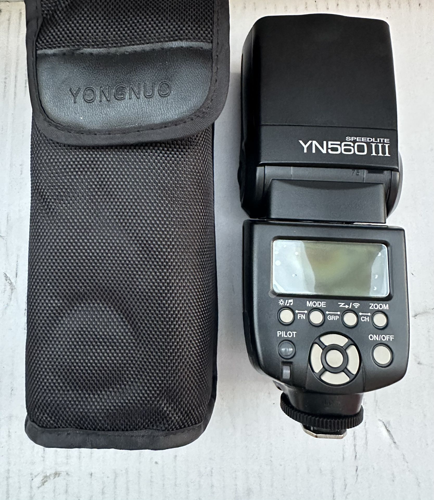 YONGNUO SPEEDLITE YN-560-III SHOE MOUNT FLASH W/ CASE CANON NIKON OLYMPUS &STANS