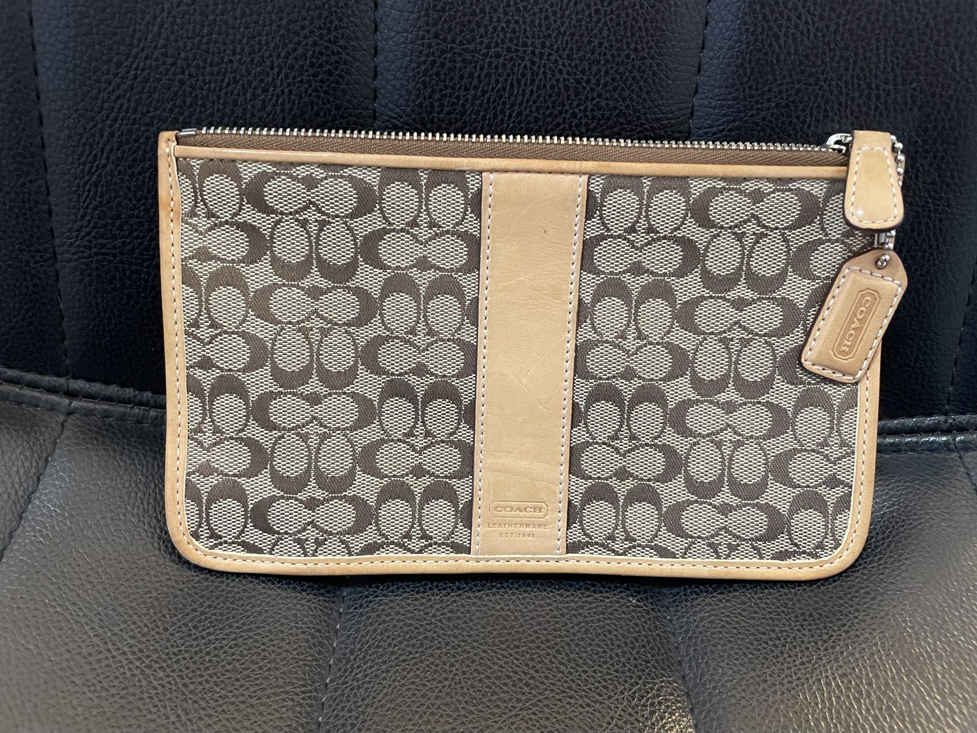 COACH Vintage Y2K Beige/Tan  wristlet/pouch