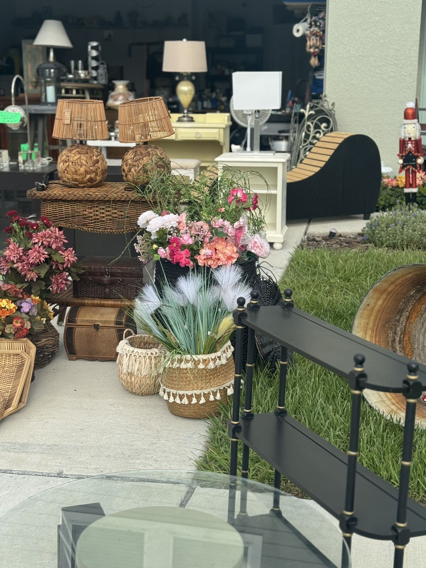 Garage sale 7655 Wallflower Trail 33545