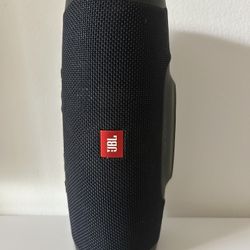 JBL Charge 4 Speaker 