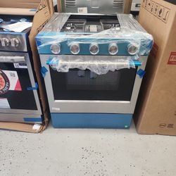 New KitchenAid Slide In Gas Stove