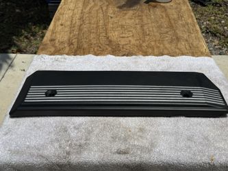 BMW FUEL INJECTION RAIL COVER TRIM PANEL