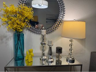 Fancy round mirror
