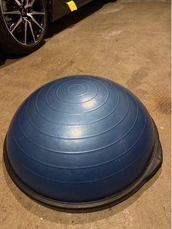 BOSU BALANCE TRAINER