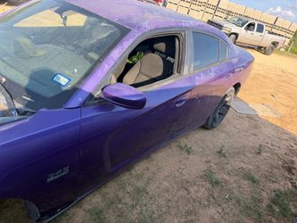 2013 Dodge Charger full part out good parts lmk what part u need
