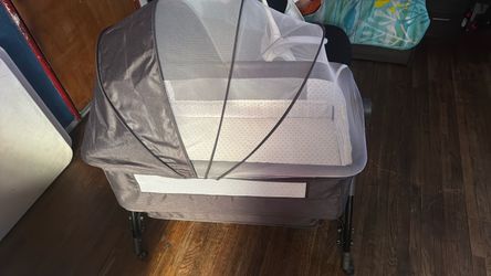 BCOL Baby Bassinet, Bedside Bassinet for Baby, 3 in 1 Bassinet Bedside Sleeper with Wheels, Mosquito Net, Adjustable Easy Folding Portable Bed for Inf
