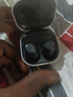 Samsung Galaxy earbuds fe.