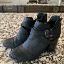 Black Boots 