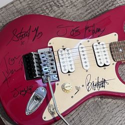 AEROSMITH SIGNED FENDER SQUIRE STAGEMASTER GUITAR WITH CERTIFICATE OF AUTHENTICITY 