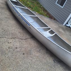 17ft Gruman Canoe