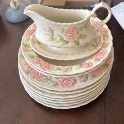 Vintage Metlox  Dish Set