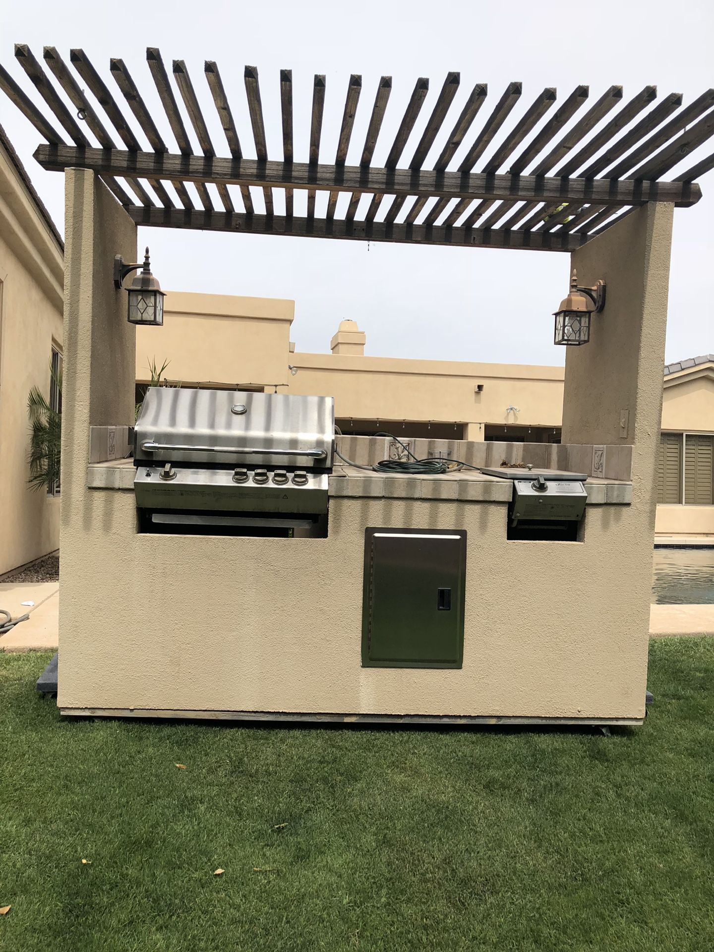 BBQ Island with grill, burner and drawers