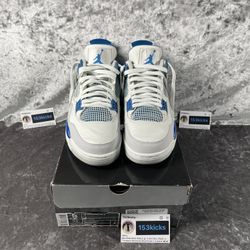 Nike Retro Air Jordan Military Blue 4s 2006 Size 10 Mens , 11.5 Womens Asking 180$ Great Condition Just A Few Flaws Shown In Picture 100% Authentic  1