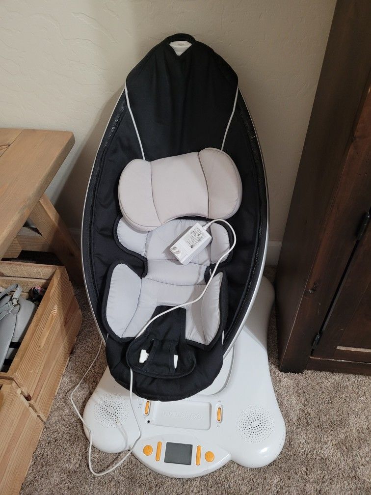 Mamaroo Baby Swing