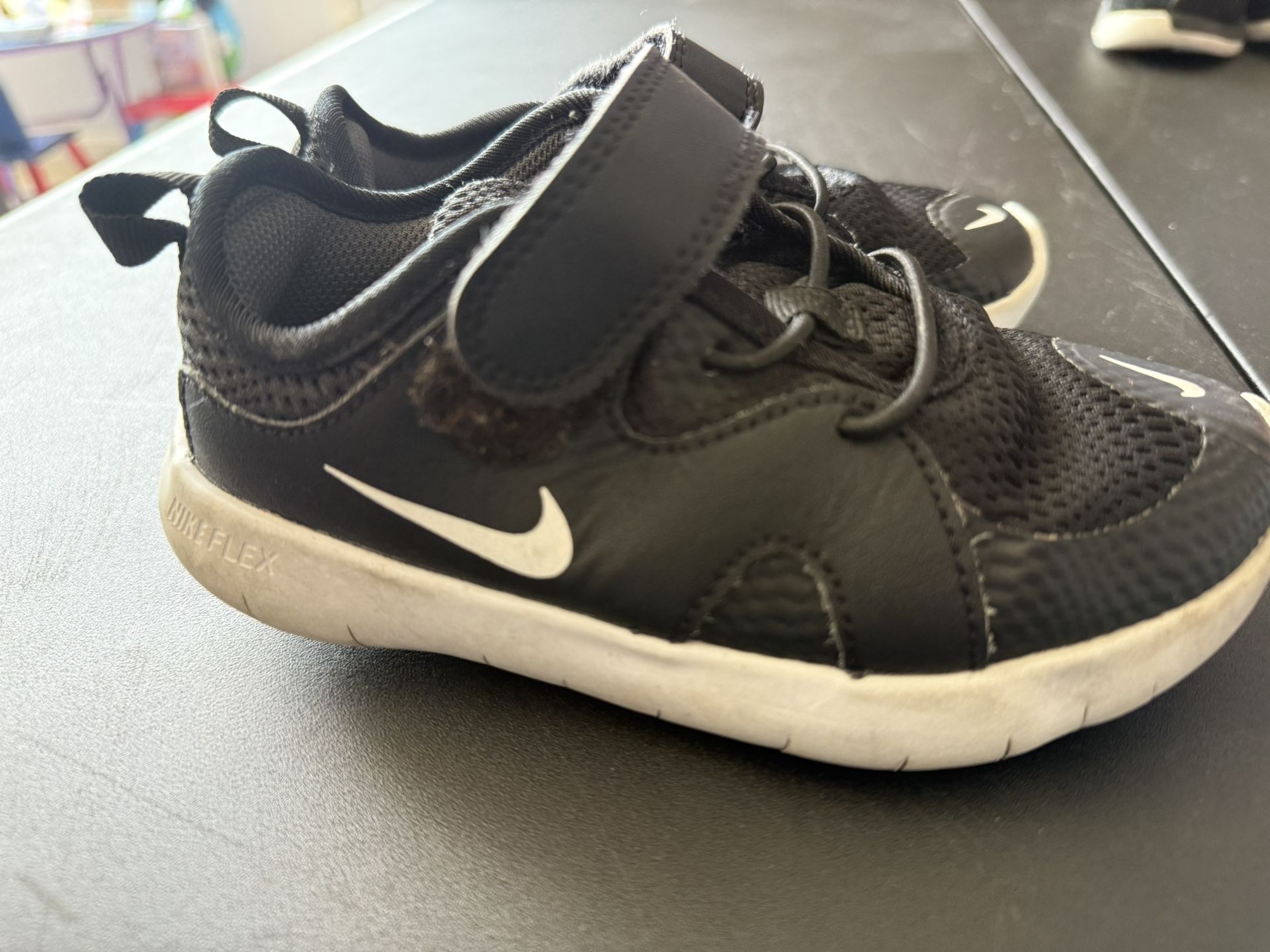Nike Black and White Sneakers with Velcro and Laces