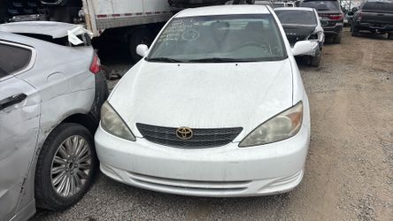 Camry 2002-2006  119 miles only parts all parts for $20