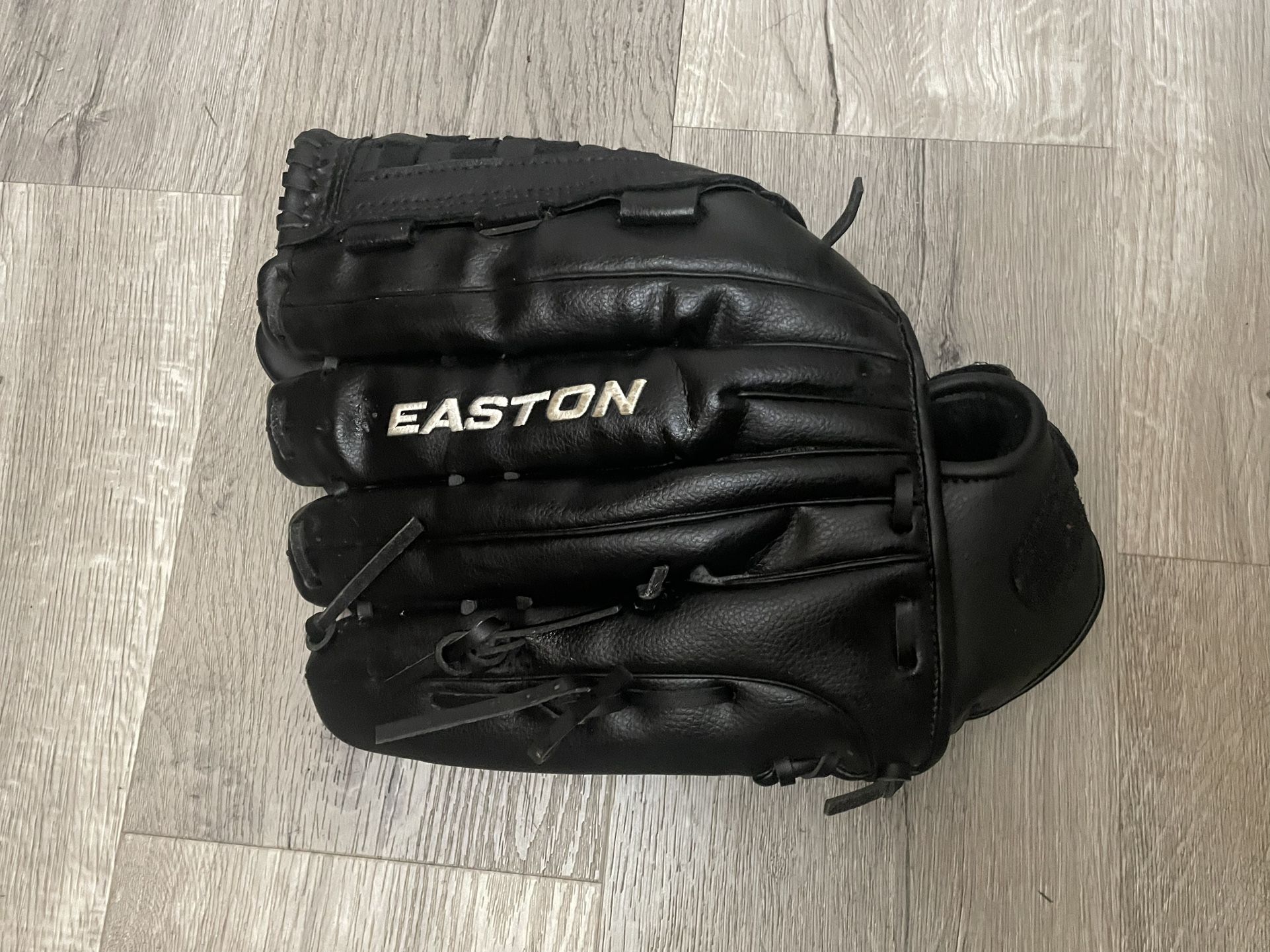 Easton 14” Baseball / Softball Glove