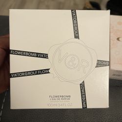 Viktor & Rolf Flowerbomb Perfume