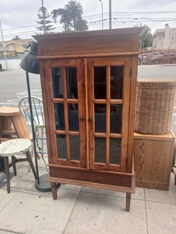 Dutch Colonial-style display cabinet