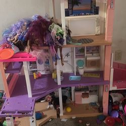 Barbie Dream House 
