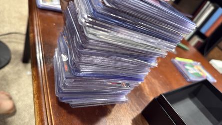 Trading cards random assortment