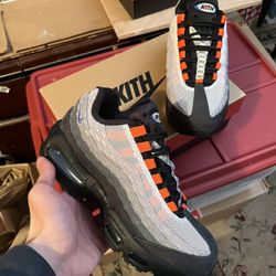Nike Kith Air Max 95 Knicks Sizes 5.5, 6