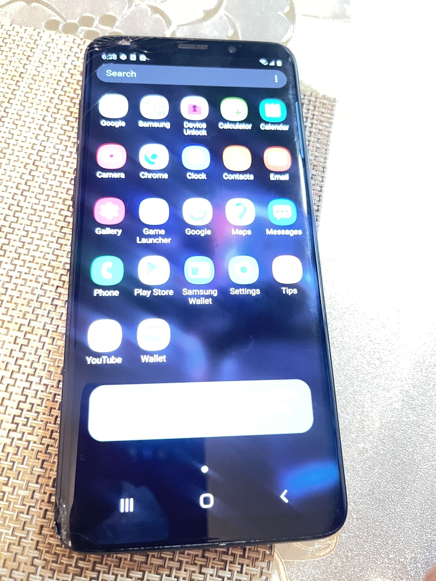 Samsung Galaxy S9 Plus. Working Great Crack. LCD Damage Check Pictures.