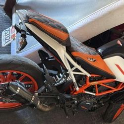 KTM 390 Duke