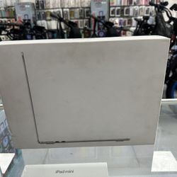 Macbook Air 13” M3 Chip 8GB/256GB! Finance For $50 Down Payment!!