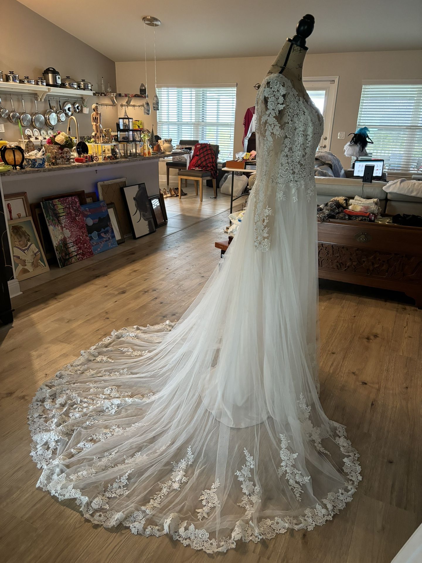 Essence of Australia Romantic Stunning Wedding Dress