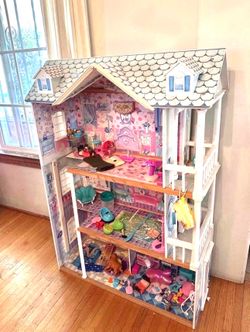Kids Annabella wooden pay house 🏡