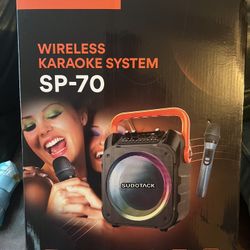 Karaoke Wireless Speaker With 2 Microphones 