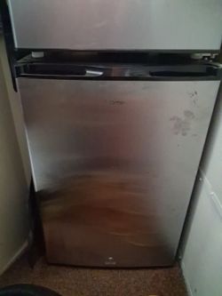 Nice and clean 30" tall apartment sized upright freezer.