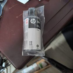  HP 32XL High Yield Black Ink Bottle (model 1VV24AN). 