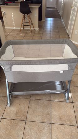 Gray Baby Bedside Bassinet with Storage Shelf