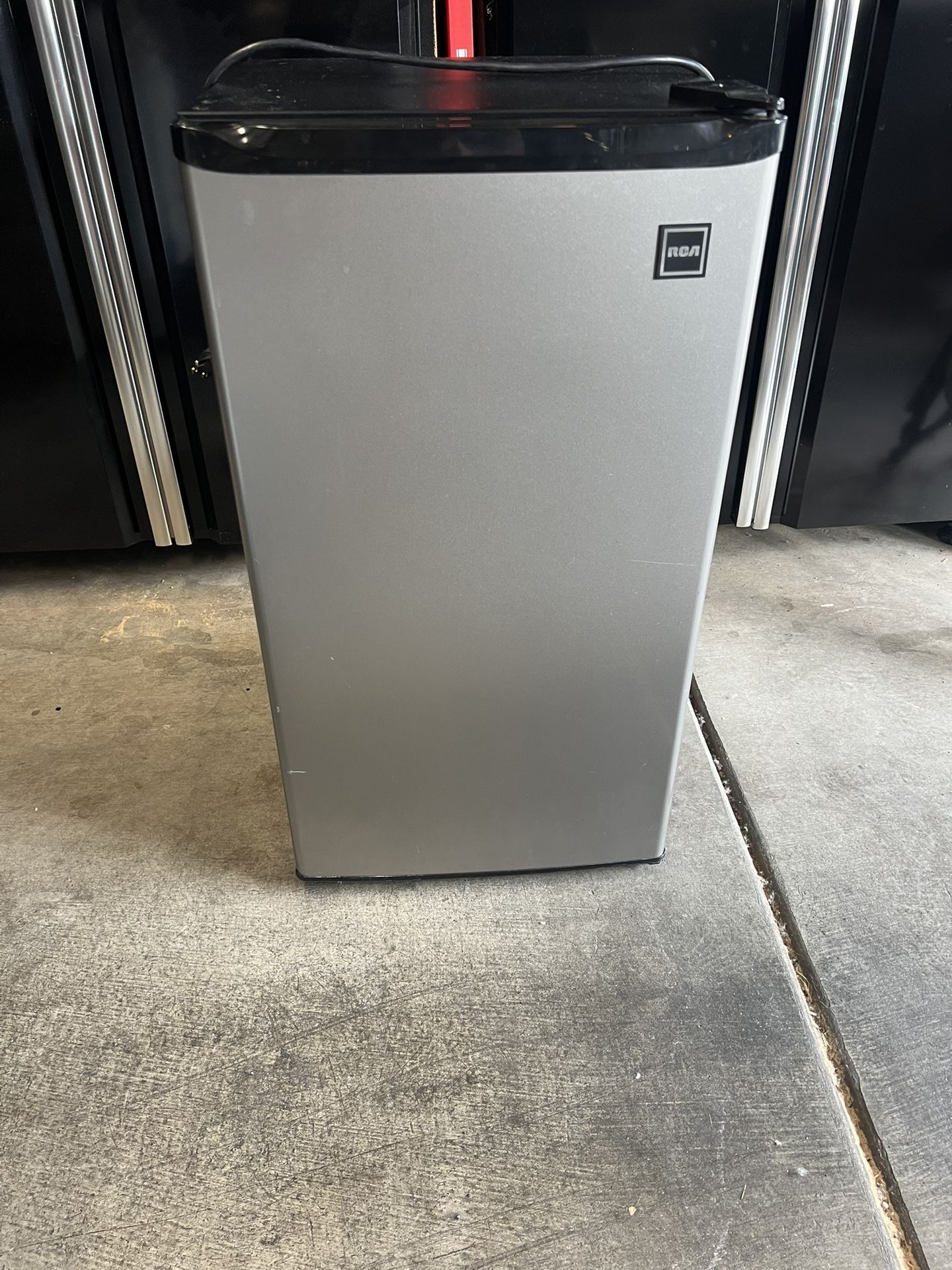 RCA 3.2 CU FT Mini Fridge