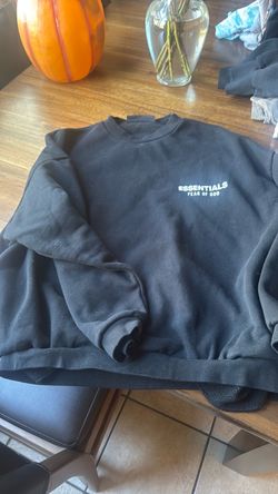 Men’s essentials sweatshirt