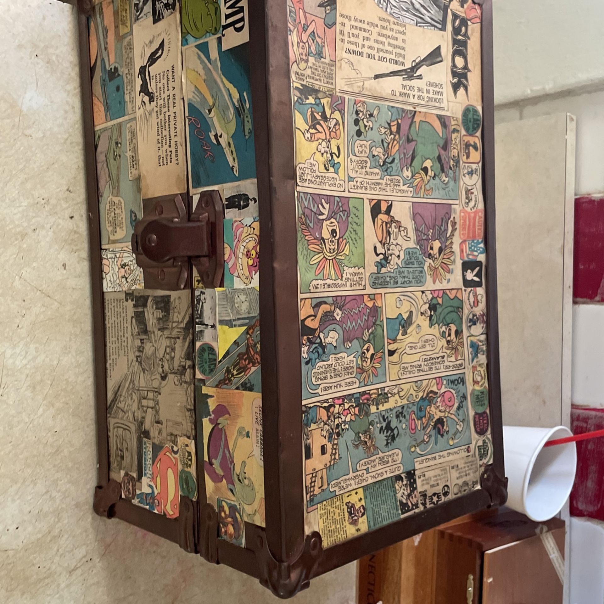 Original Toy Trunk. Clips 50-70s Disney Mad Sick