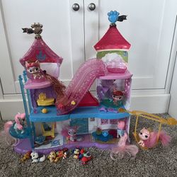 Disney Palace Pets Castle